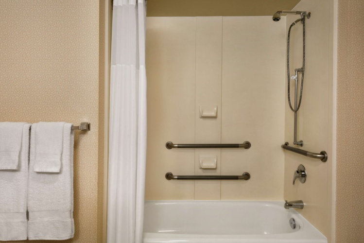 Hampton Inn & Suites by Hilton Langley-Surrey photo 10