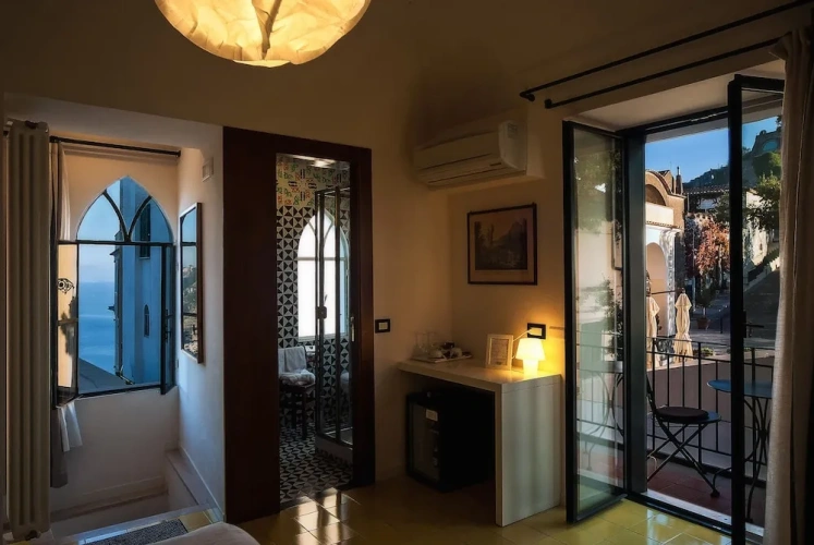 Standard Double room with city view