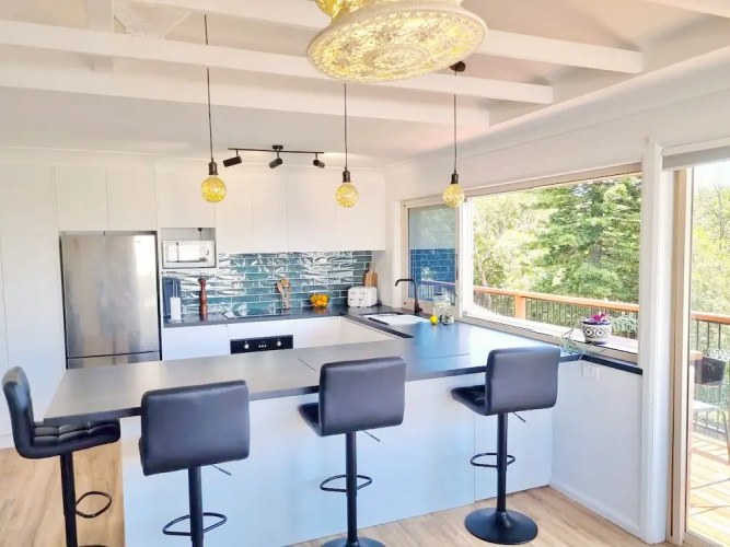 Treeview - A Beautiful 3-bed House in Kiama