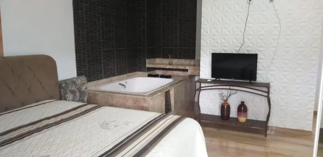 Casa com Piscina e Hidromassagem Montoski