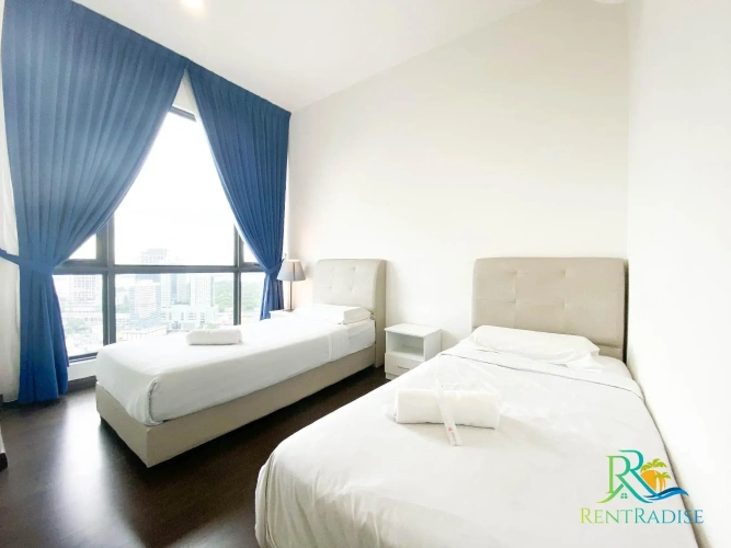 3 Bedrooms Apartment
