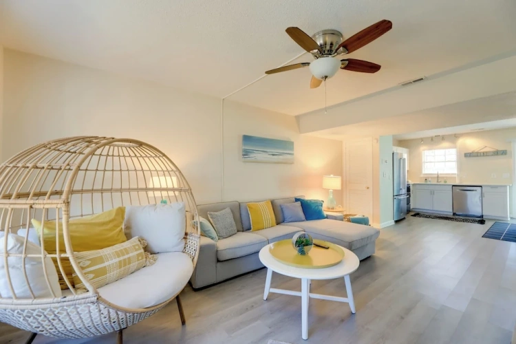 2 Bedrooms Apartment