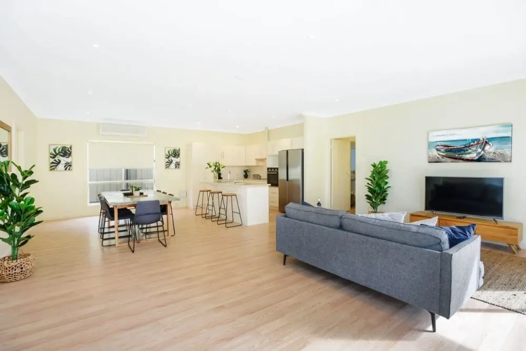 4 Bedrooms Family Cottage