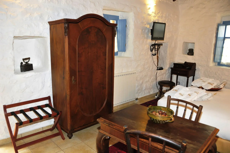Lithos Stone Suites