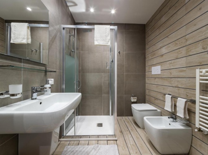 3 Bedrooms Apartment