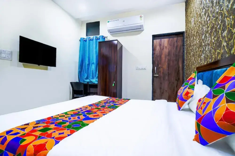 FabHotel Ritik