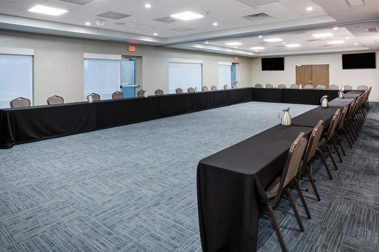 Holiday Inn Express & Suites Chicago North Shore - Niles photo 21