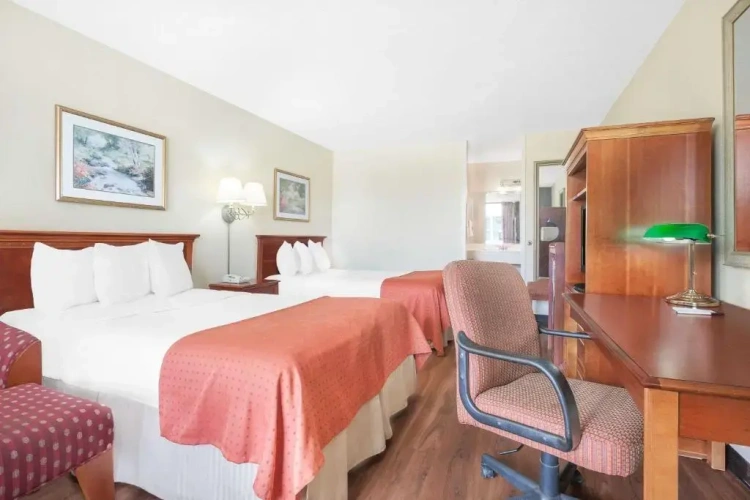 Deluxe Quadruple room