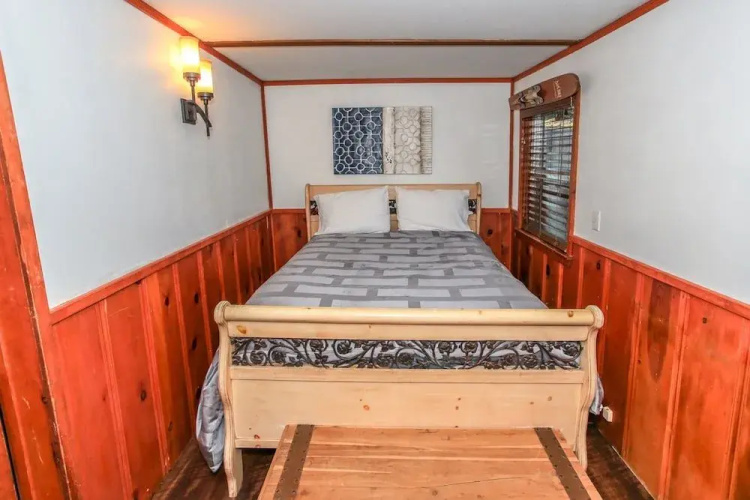 Ski Bunny Lodge