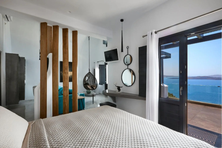 Oia Suites