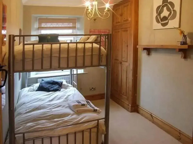 302 Over Lane Cottage
