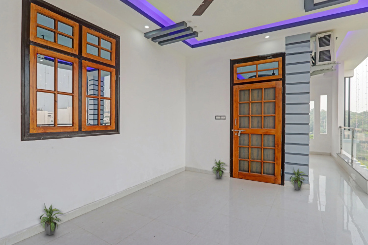 Townhouse Relax Inn
