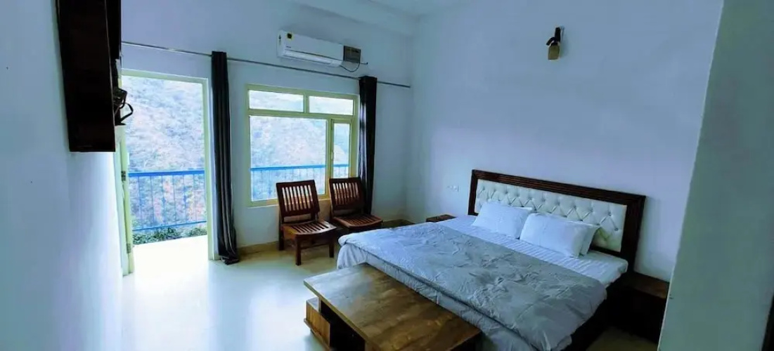The Yamuna Deck Resort and Cafe