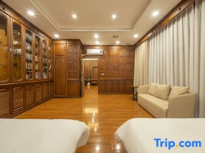 Deluxe Family Suite