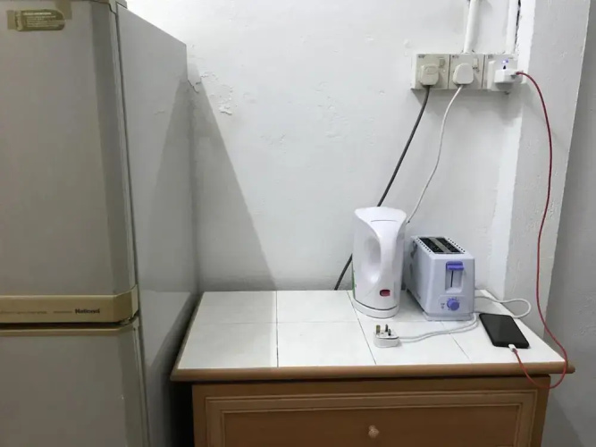 B&L Islanders Inn - Hostel