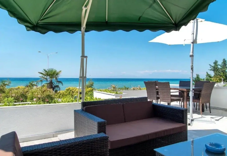 Villa beachfront