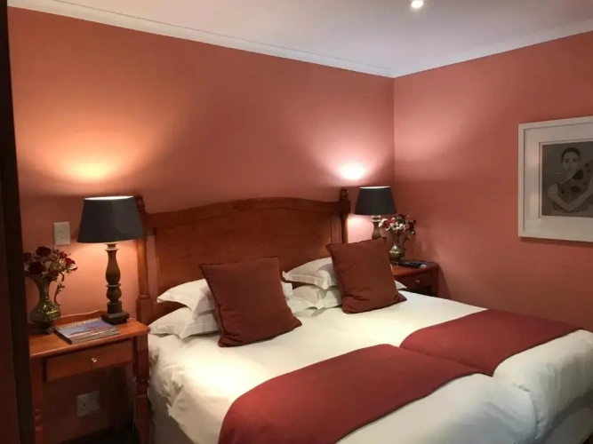 Standard Twin room with garden view