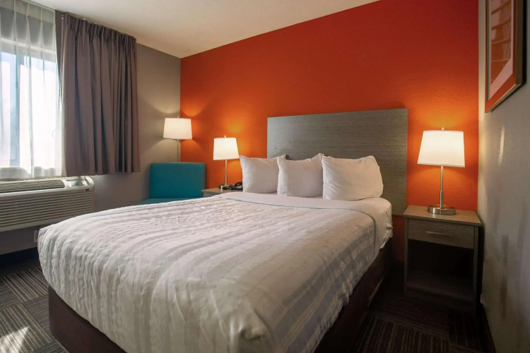 Quality Inn & Suites Hammond Near I-8090