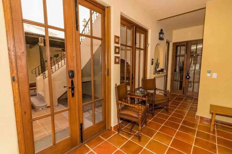 Casa Barcelona 2 BR by Casago