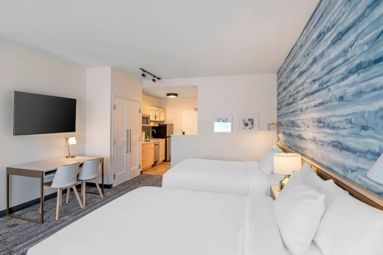 Classic Quadruple Suite
