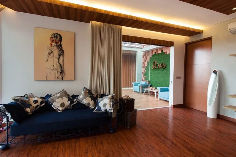 Nazeki Villa