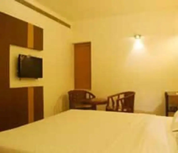 Hotel Monad