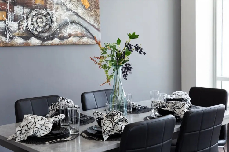 Sophisticated 2BR With Stunning Burj Khalifa Views - Image 8