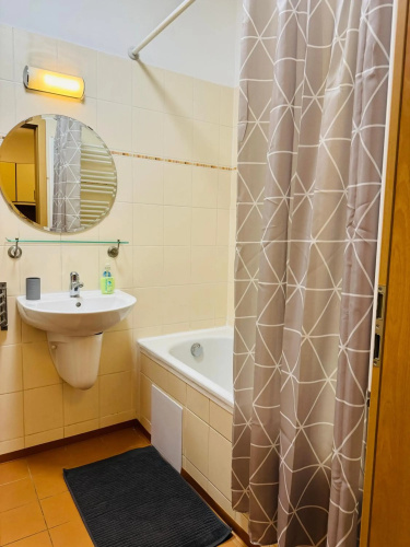 Nice studio for 4 persons, behind Opera house!