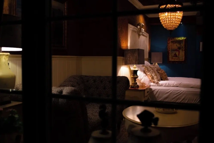 Deluxe Double Basement Suite