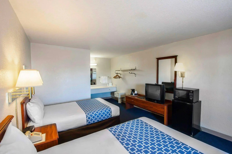 Motel 6 Effingham, IL