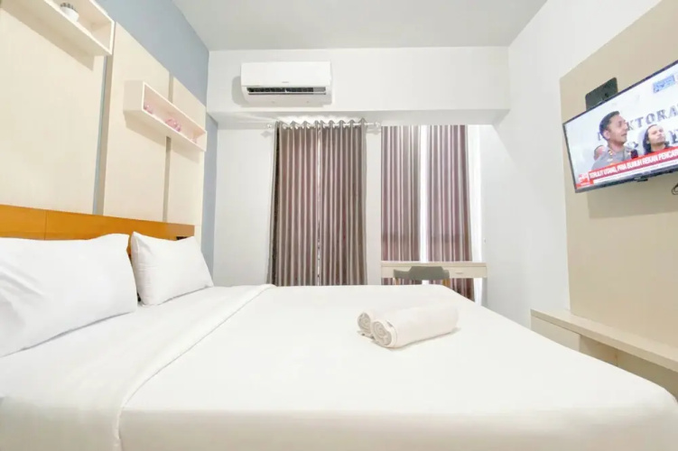 Simple White Studio Apartment At The Alton Semarang