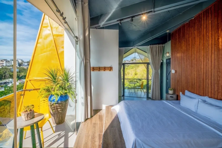Deluxe room with balcony and with mountain view
