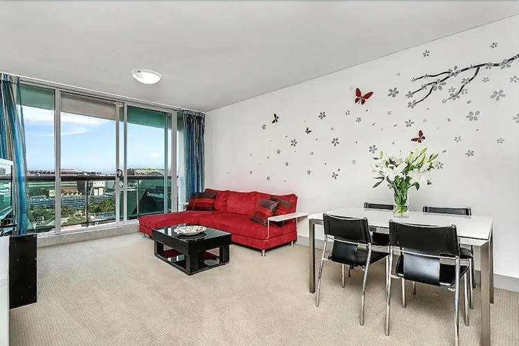 The Apartment Service SX339