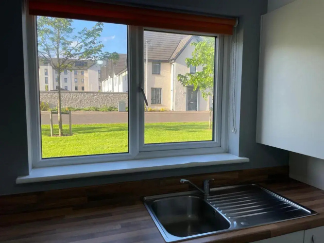 Newbuild - 3 Bedrooms, 2 Baths,5 Mins From Airport