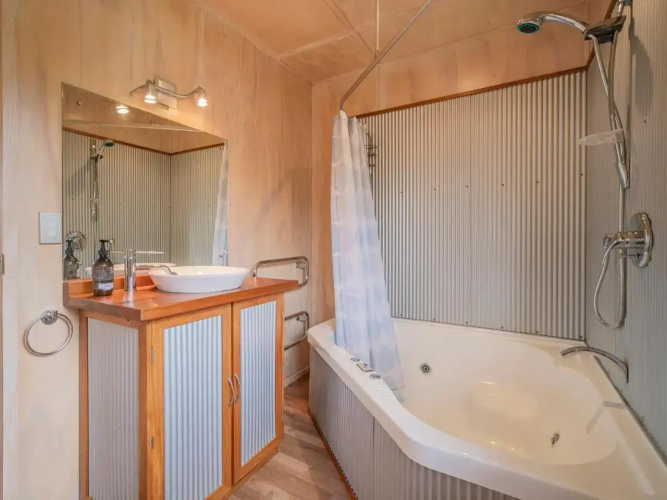 All Decked Out - Matarangi Holiday Home