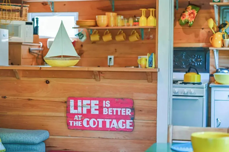 Cozy Cottage w/ Pool, BBQ and Outdoor Seating!