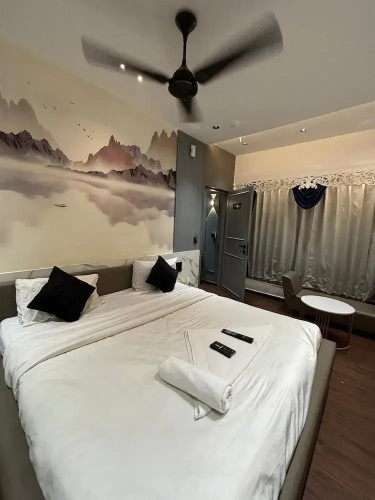 V Love Hotel