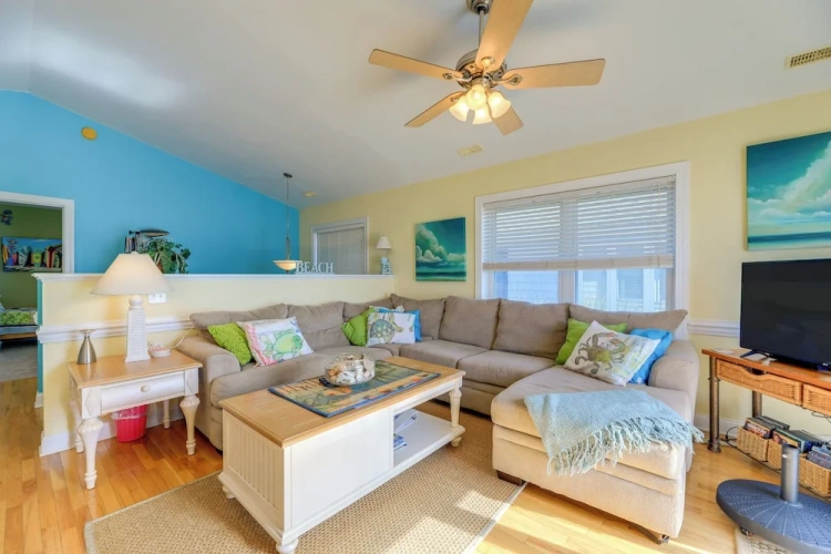 4 Bedrooms Apartment