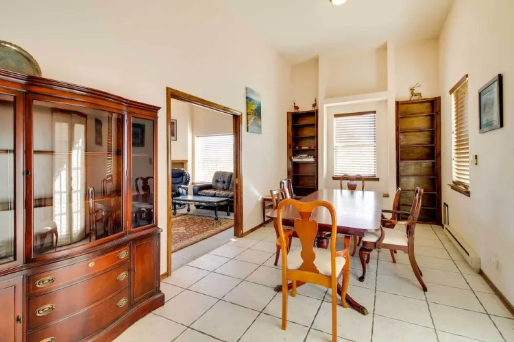 Albuquerque Home w/ Spacious Yard & Fire Pit!
