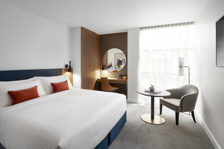 Standard Double room with city view