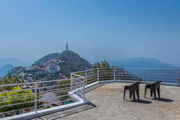 Saffronstays Grandview Haven, Barog