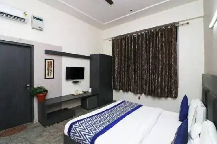 Hotel Parichay by OYO Rooms