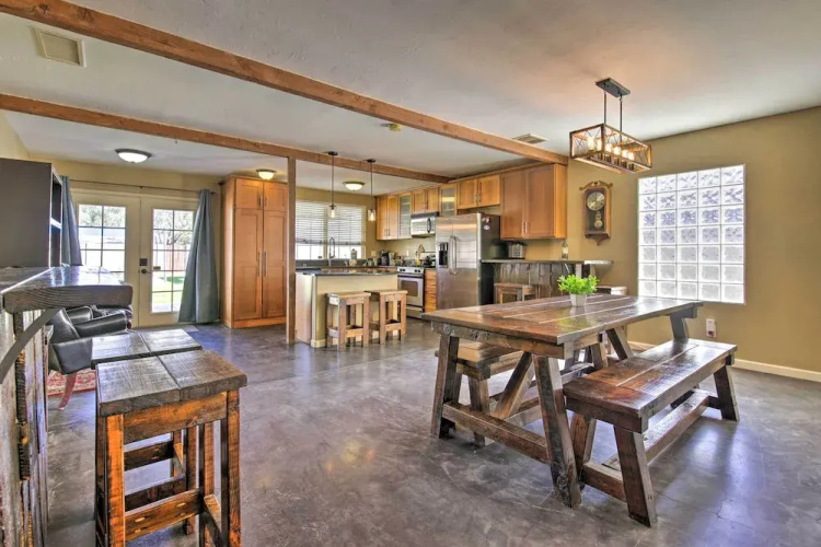 Work, Play, Explore! Cottage 2 Mi to Dtwn Phoenix