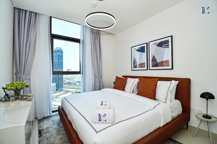 2bedroom Apt in Burj Crown