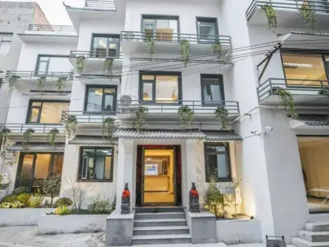 Qiji Homestay (China National Garden Branch) - Luoyang