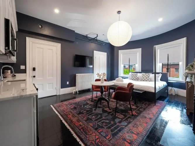 Deluxe Studio