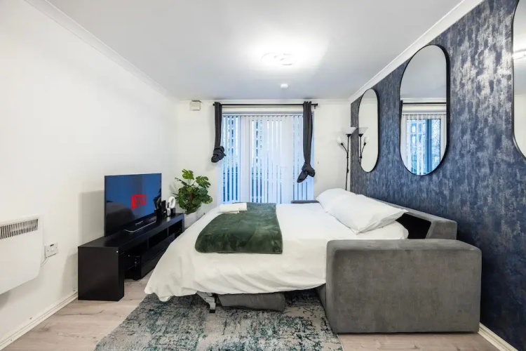 London Oasis Apartment Escape
