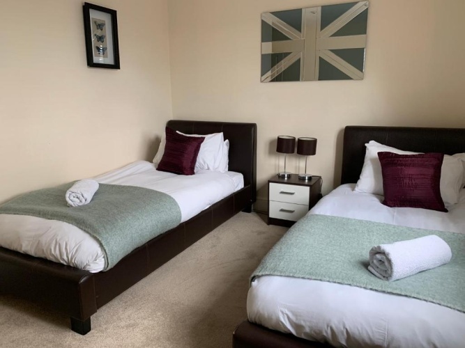 2 Bedrooms Apartment