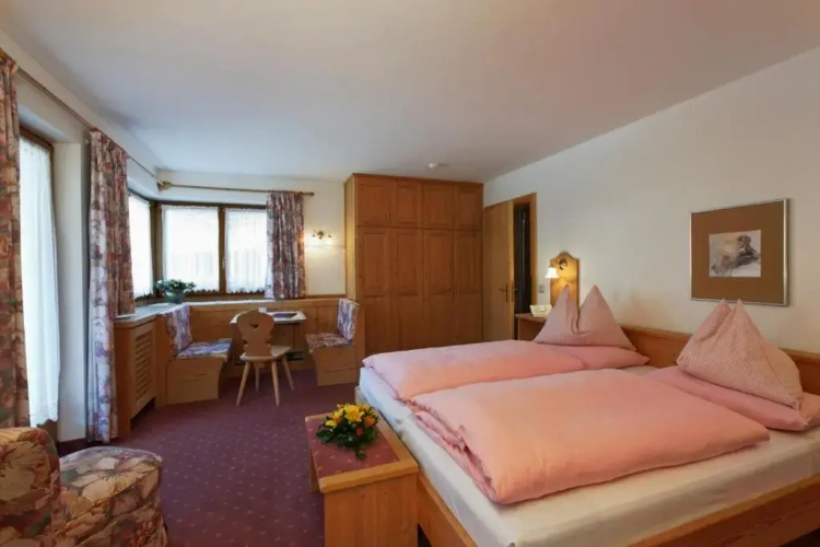 Standard Triple room with balcony