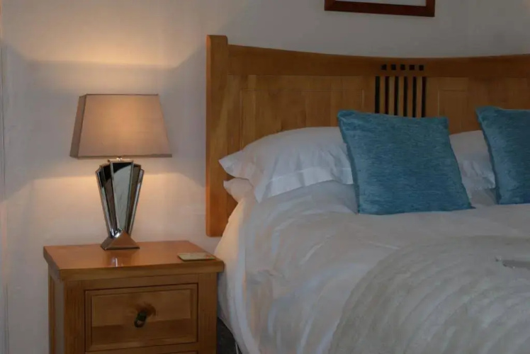 Castle Arms Hotel